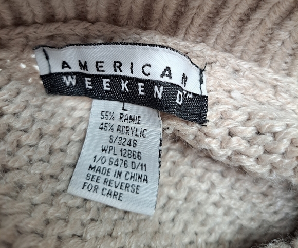 American Weekend Floral Embroidered Turtleneck Tunic Sweater   Size L - Picture 6 of 6